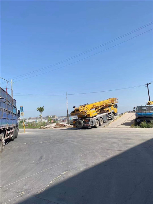 天心区25吨吊车的租赁价格大概是多少？